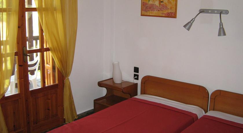 Panormos Palace Hotel Ngoại thất bức ảnh